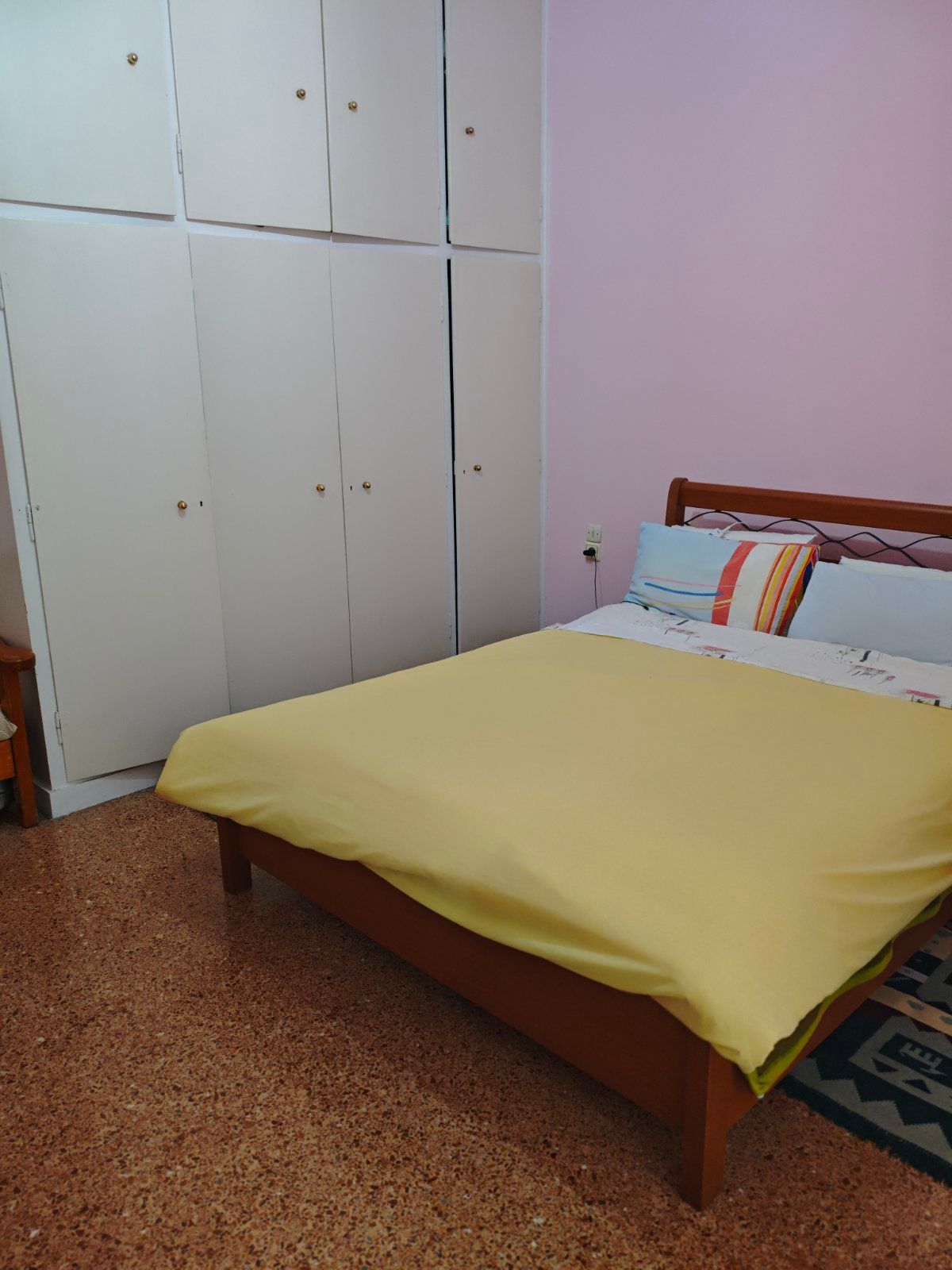 Υπερυψωμένο ισόγειο διαμπερές στον Βύρωνα