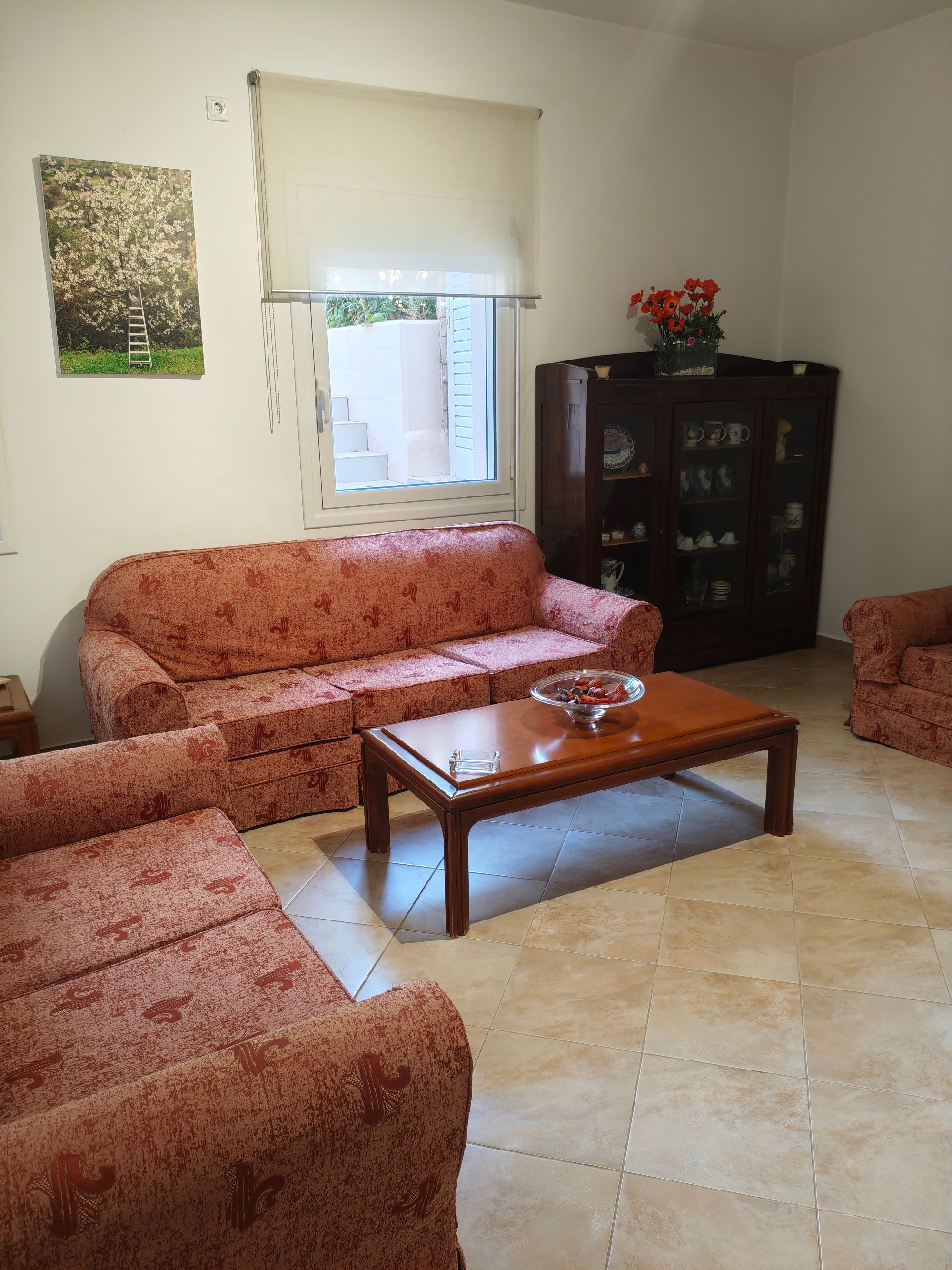 Ενοικιάζεται ισόγειο διπλοκατοικίας