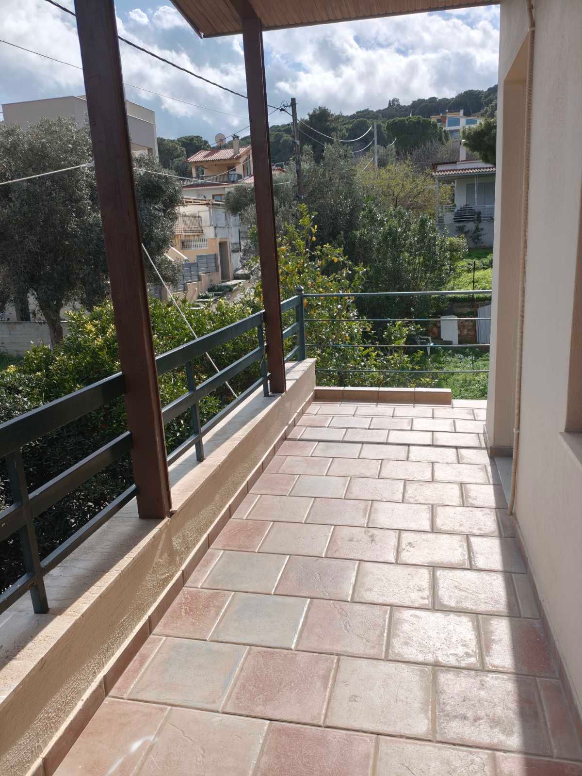 Ενοικιάζεται διπλό κατοικία 1ου ορόφου στο Πόρτο Ράφτη